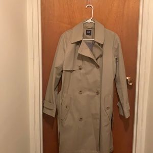 Gap size large worn once trench coat.